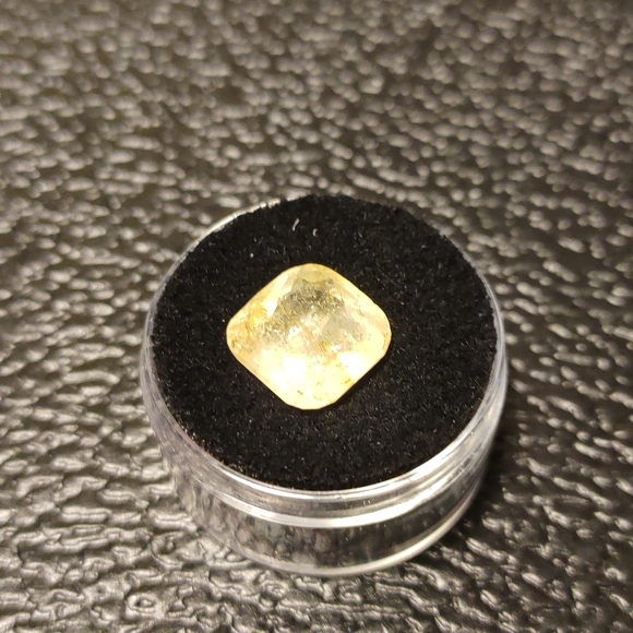Faceted Natural Yellow Sapphire Gemstone #75 - Picture 1 of 4